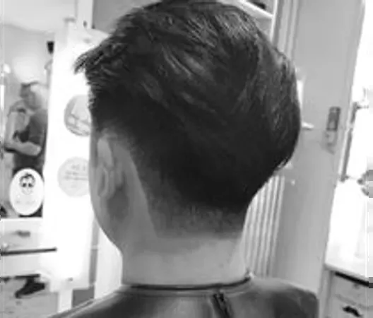 Un dégradé réalisé au salon, vu de dos