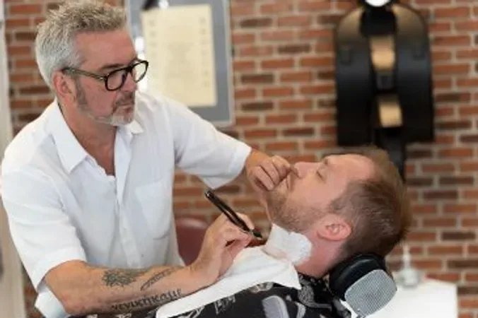 Rasage au coupe-chou